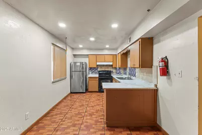 6402 W Avalon Drive, Phoenix, AZ 85033 - Photo 8