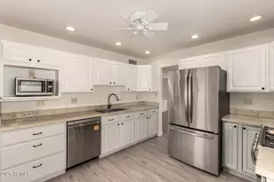 8730 E Terrace Dr, Scottsdale, AZ 85251 - Photo 14