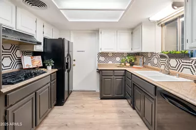 4218 W Lawrence Lane, Phoenix, AZ 85051 - Photo 32