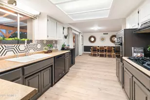 4218 W Lawrence Ln, Phoenix, AZ 85051 - Photo 4