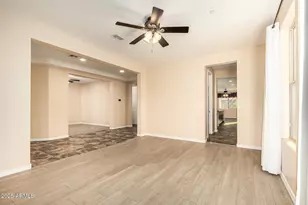 18199 W Mackenzie Dr, Goodyear, AZ 85395 - Photo 10