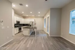 901 S Smith Rd, Tempe, AZ 85281 - Photo 2