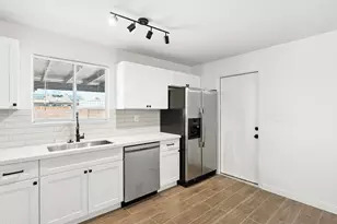 2732 W Tuckey Ln, Phoenix, AZ 85017 - Photo 10