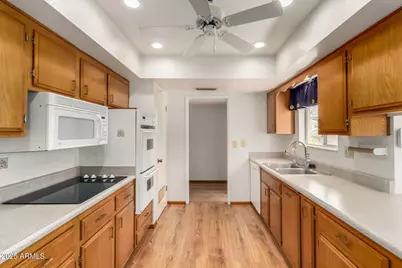 10304 W Kingswood Circle, Sun City, AZ 85351 - Photo 20