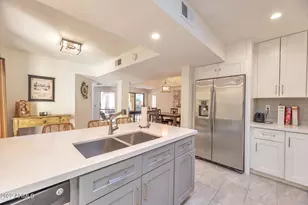 10566 N 87th Pl, Scottsdale, AZ 85258 - Photo 6