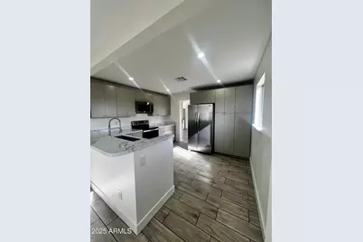 8001 N 28th Avenue, Phoenix, AZ 85051 - Photo 4