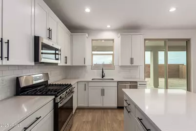 8638 S 170th Avenue, Goodyear, AZ 85338 - Photo 2