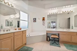 11181 E Hedgehog Pl, Scottsdale, AZ 85262 - Photo 16