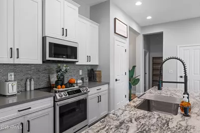 12090 W Peak View Road, Peoria, AZ 85383 - Photo 12