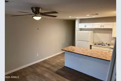 528 E Navajo Avenue #Apt 3, Apache Junction, AZ 85119 - Photo 2