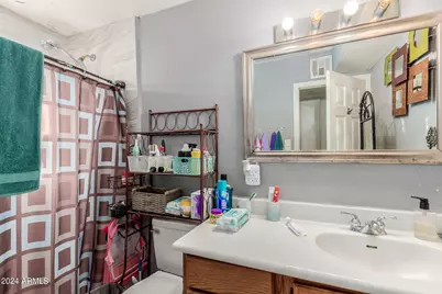 1812 S 28th Drive, Phoenix, AZ 85009 - Photo 10