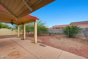 9561 W Hartigan Ln, Arizona City, AZ 85123 - Photo 14
