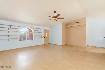 9561 W Hartigan Lane, Arizona City, AZ 85123 - Photo 4