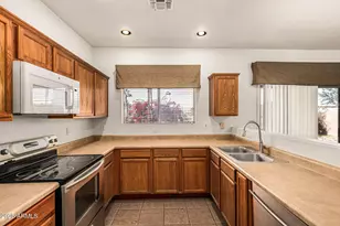 1096 E Parkview Ct, Gilbert, AZ 85295 - Photo 16