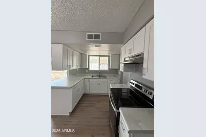 19839 N 6th Drive, Phoenix, AZ 85027 - Photo 4