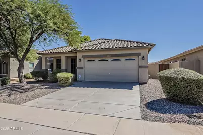 3877 S Coach House Drive, Gilbert, AZ 85297 - Photo 2