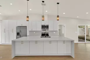 116 E Helena Dr, Phoenix, AZ 85022 - Photo 6