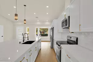 116 E Helena Dr, Phoenix, AZ 85022 - Photo 8