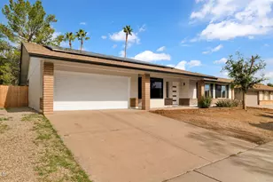 116 E Helena Dr, Phoenix, AZ 85022 - Photo 2