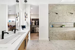 3721 E Piccadilly Rd, Phoenix, AZ 85018 - Photo 26