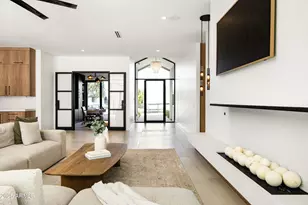 3721 E Piccadilly Rd, Phoenix, AZ 85018 - Photo 6