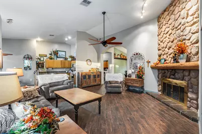 23712 N 104th Avenue, Peoria, AZ 85383 - Photo 10