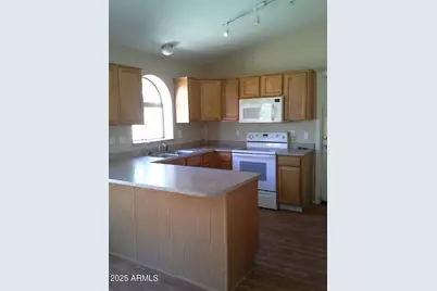 16735 W Taylor Street, Goodyear, AZ 85338 - Photo 2