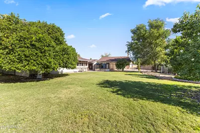 2047 W Cambridge Avenue, Phoenix, AZ 85009 - Photo 38