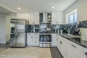 8644 W Mountain View Rd, Peoria, AZ 85345 - Photo 14