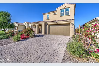 7926 W Medlock Drive, Glendale, AZ 85303 - Photo 1