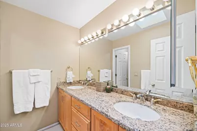 11837 N 40th Place, Phoenix, AZ 85028 - Photo 16