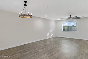 1627 E Newport Dr, Tempe, AZ 85282 - Photo 14