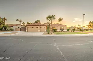 710 S Roanoke St, Gilbert, AZ 85296 - Photo 2