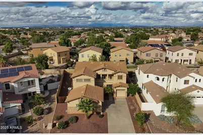 13852 W Banff Lane, Surprise, AZ 85379 - Photo 4