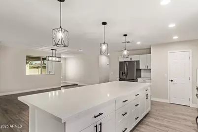 8542 N 42nd Drive, Phoenix, AZ 85051 - Photo 14