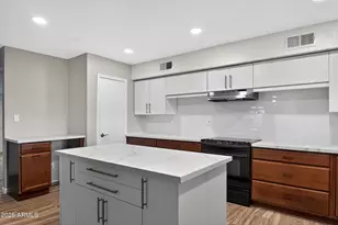 4911 W Beverly Ln, Glendale, AZ 85306 - Photo 8