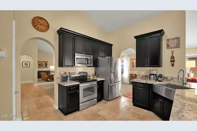 10083 E Dreyfus Avenue, Scottsdale, AZ 85260 - Photo 16