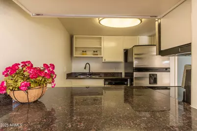 3619 E Monterosa Street #202, Phoenix, AZ 85018 - Photo 2