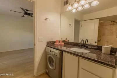 3619 E Monterosa Street #202, Phoenix, AZ 85018 - Photo 16