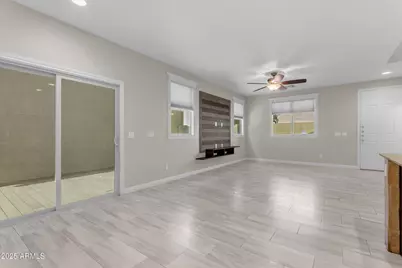 2452 N 73rd Lane, Phoenix, AZ 85035 - Photo 4