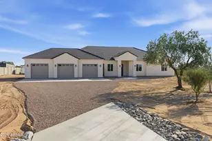 10039 N Burris Rd, Casa Grande, AZ 85122 - Photo 2