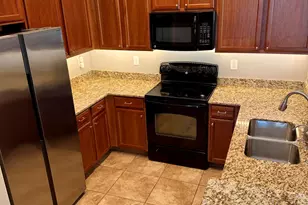 2725 E Mine Creek Rd, Phoenix, AZ 85024 - Photo 8