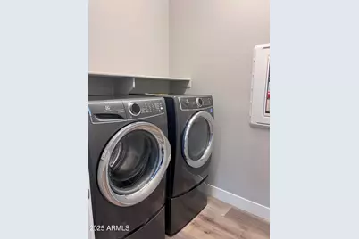 2852 E Robin Lane E, Phoenix, AZ 85050 - Photo 28