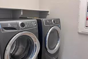 2852 E Robin Ln E, Phoenix, AZ 85050 - Photo 28