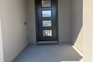 2852 E Robin Ln E, Phoenix, AZ 85050 - Photo 40