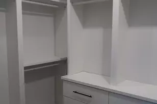 2852 E Robin Ln E, Phoenix, AZ 85050 - Photo 16