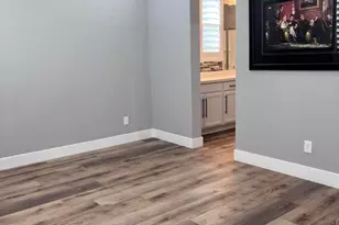 2852 E Robin Ln E, Phoenix, AZ 85050 - Photo 30