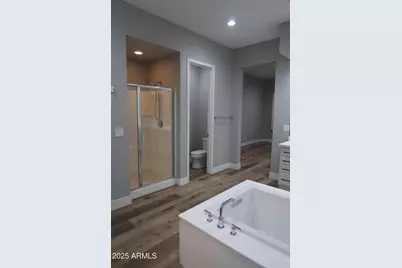 2852 E Robin Lane E, Phoenix, AZ 85050 - Photo 14