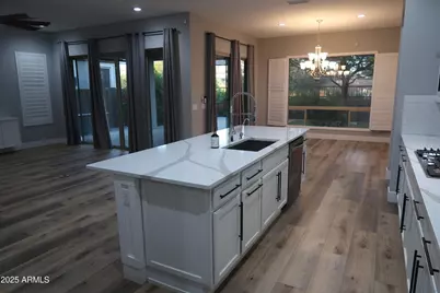 2852 E Robin Lane E, Phoenix, AZ 85050 - Photo 6