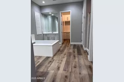 2852 E Robin Lane E, Phoenix, AZ 85050 - Photo 16